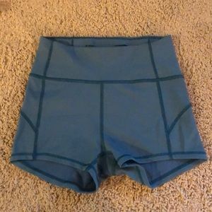 Lu Lu Lemon shorts size 4